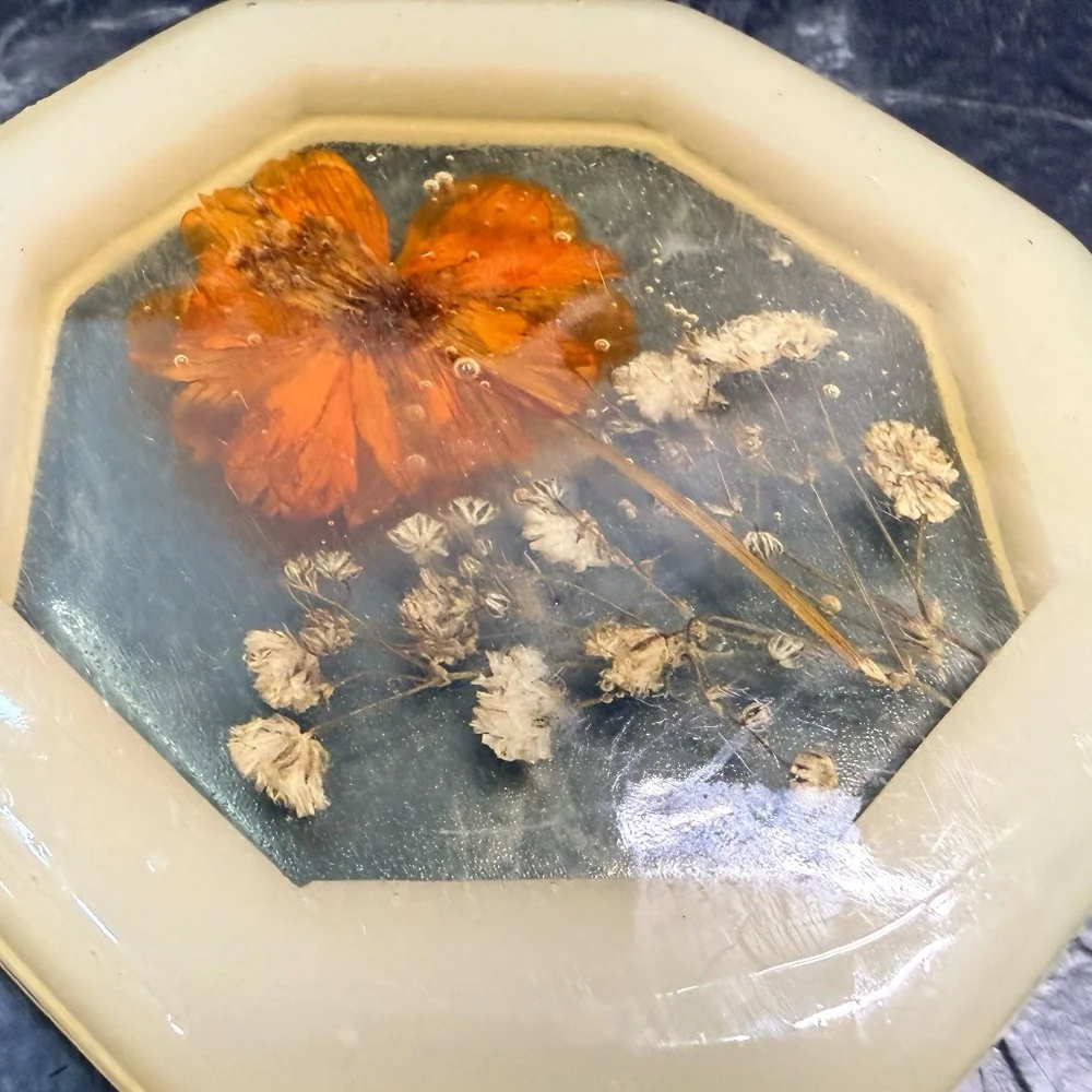 DESIGN GIFTS INTERN’L INC. Floral Jewelry/Trinket Box